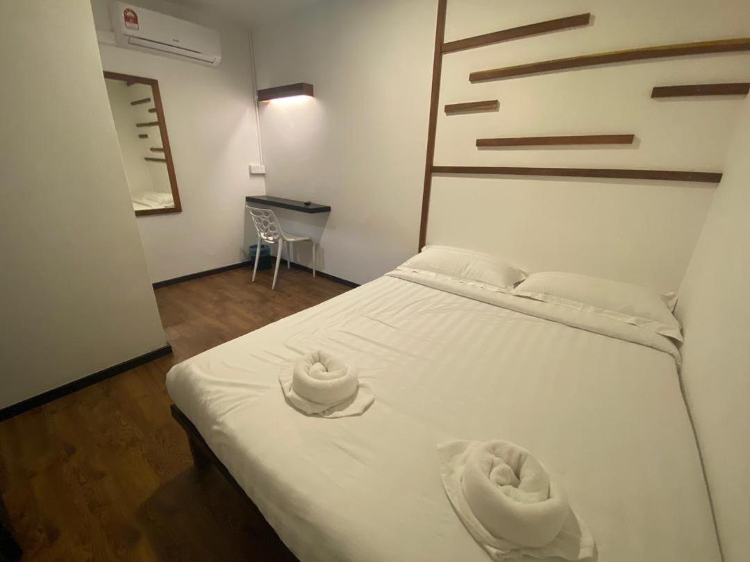 Kuching Hotel エクステリア 写真